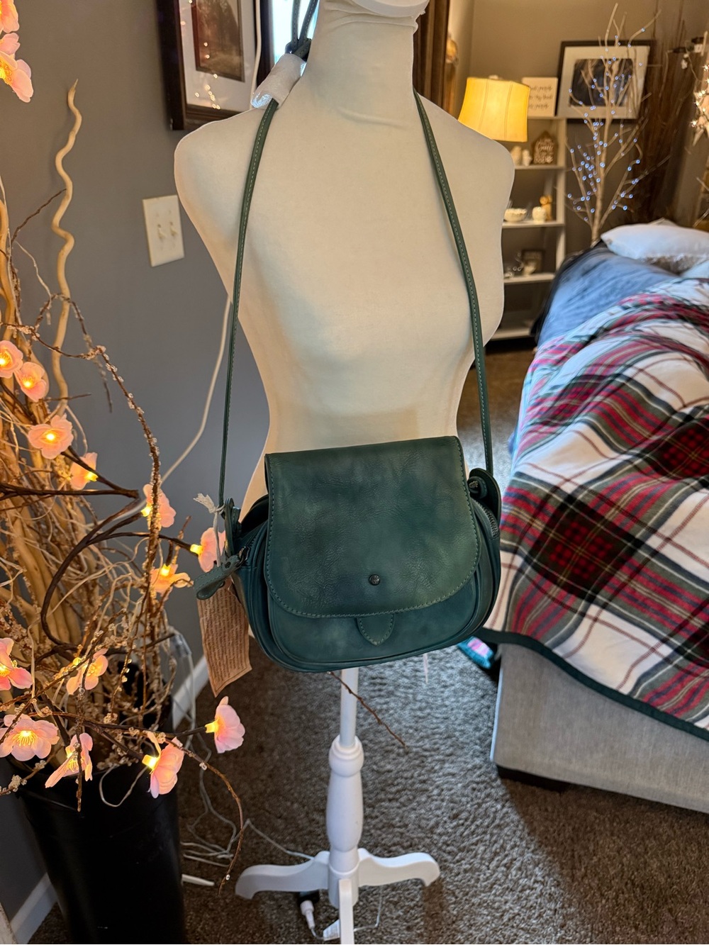 Old Trend Deep Green Leather Crossbody Saddle Bag with Flap